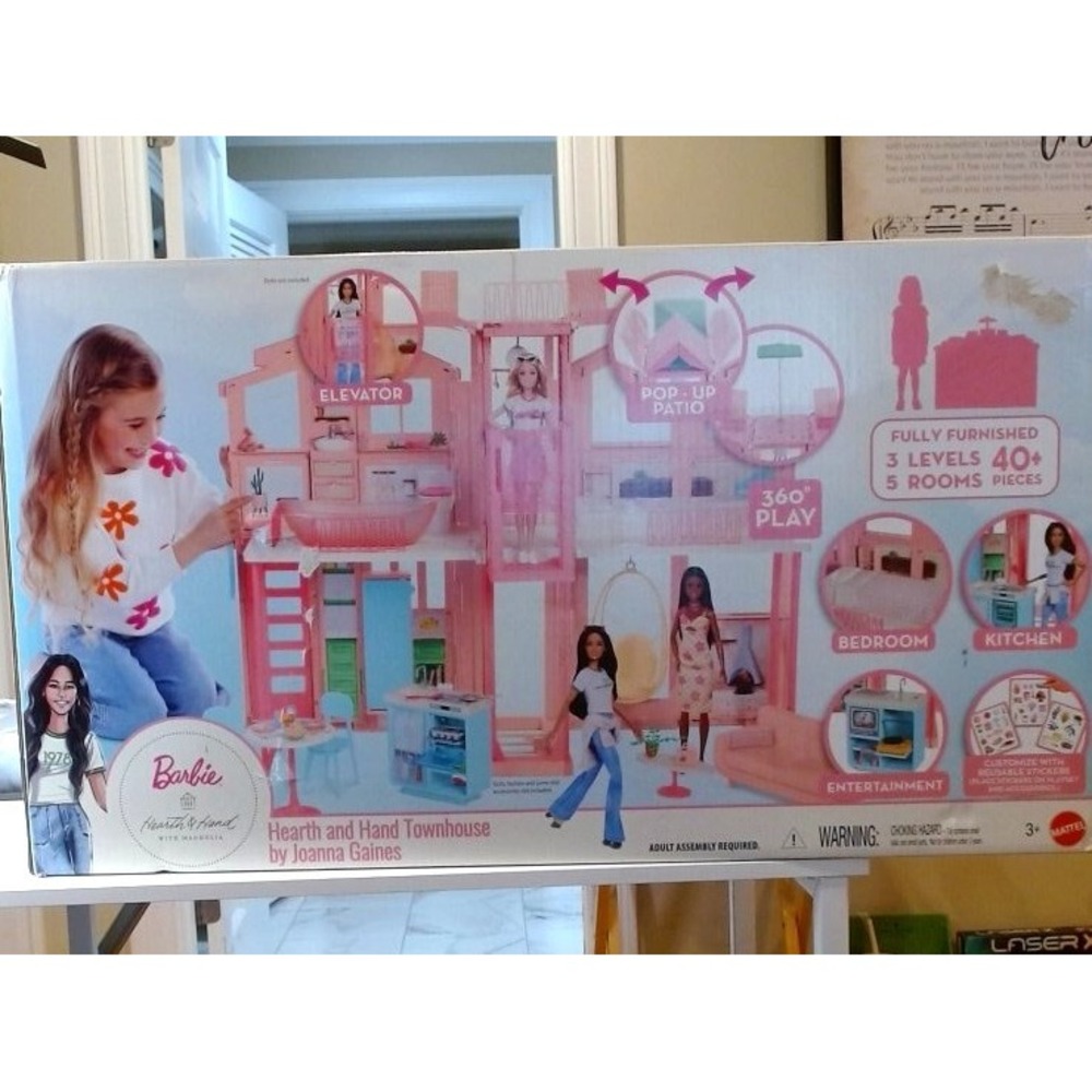 Barbie - Heart & Hand with Magnolia Townhouse, BRAND NEW IN BOX